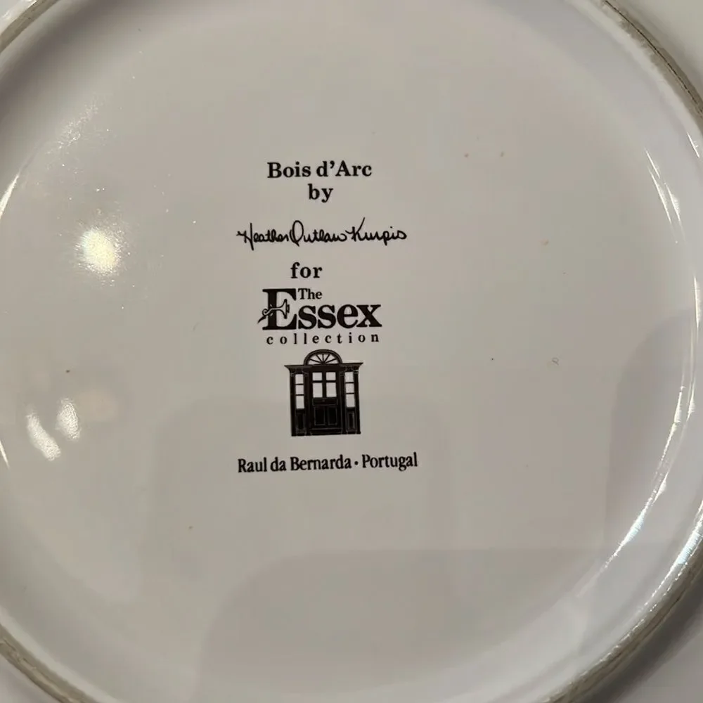 Bois d’Are for the Essex collection 2 plates 1 bowl  no chips or cracks EUC